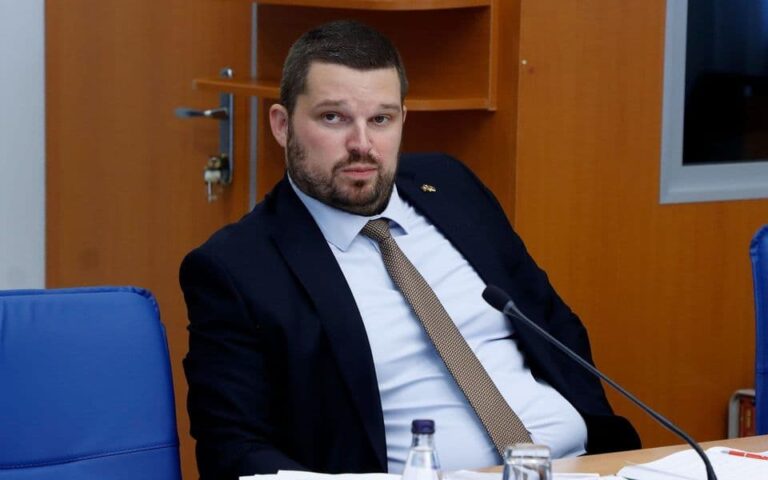 Zoran Mikić: Da je Skupština TV stanica, predstavnici Višeg Suda bi došli?!